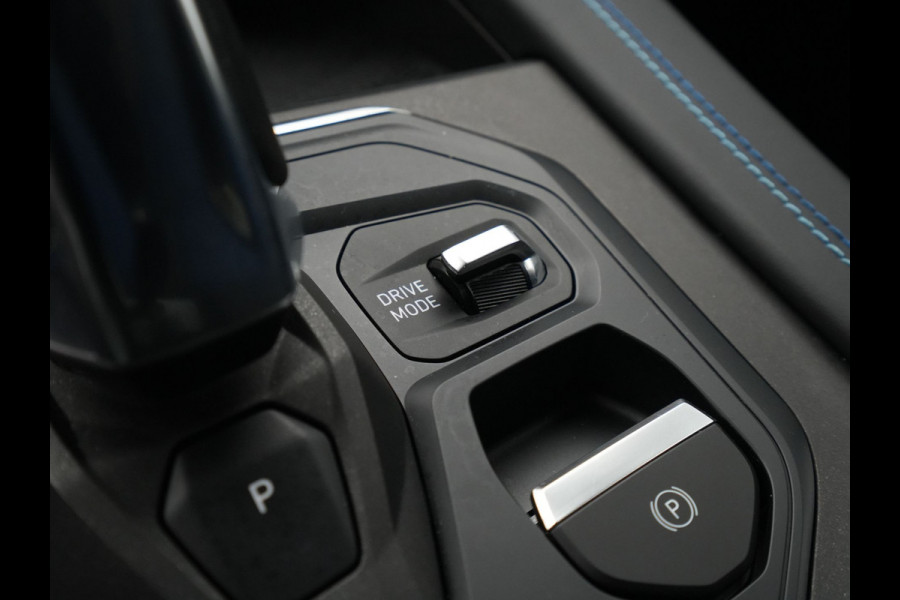 Lynk & Co 01 1.5 Hybride Panorama Camera Stoelverwarming Side Assist Keyless 279