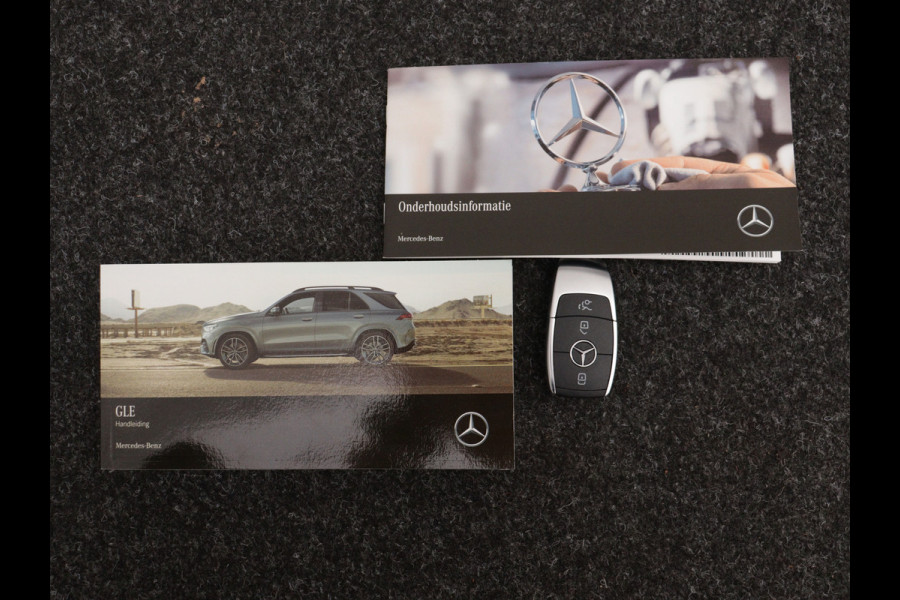 Mercedes-Benz GLE 350 e 4MATIC Premium Plus | Panoramadak | Multispaaks lichtmetalen velgen | Navigatie | Night pakket | Airmatic | Alarm klasse 3 | Inclusief 24 maanden MB Certified garantie voor Europa.