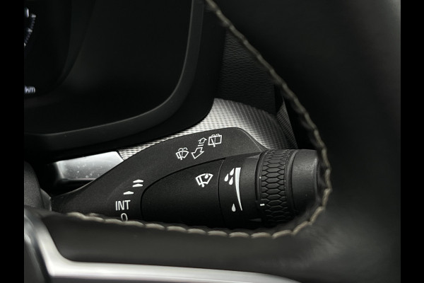 Volvo V60 2.0 T6 Recharge AWD R-Design | Pano | Trekhaak | Pilot Assist | Leder | LED | DAB+