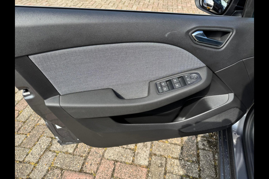 Renault Clio 1.6 E-Tech Full Hybrid 145 Techno Nieuw Model! LM 17'' / 360 camera / Apple & Android auto / P-sensoren