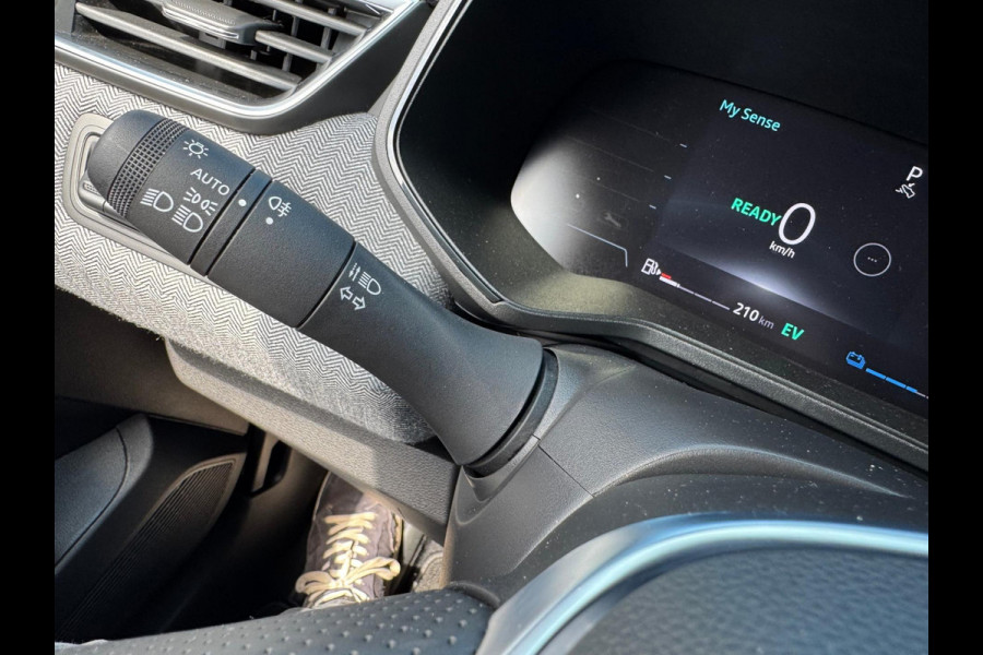 Renault Clio 1.6 E-Tech Full Hybrid 145 Techno Nieuw Model! LM 17'' / 360 camera / Apple & Android auto / P-sensoren
