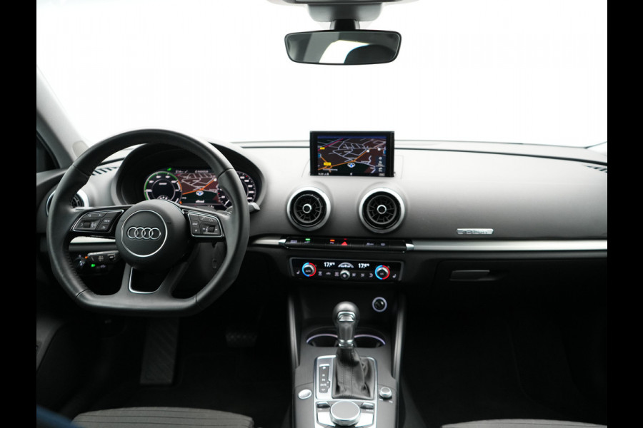 Audi A3 Sportback 40 e-tron Advance Sport Plug In Hybrid | PHEV | Trekhaak Afneembaar | Navi | Adaptive Cruise | Sportstoelen Verwarmend | Spraakbediening |