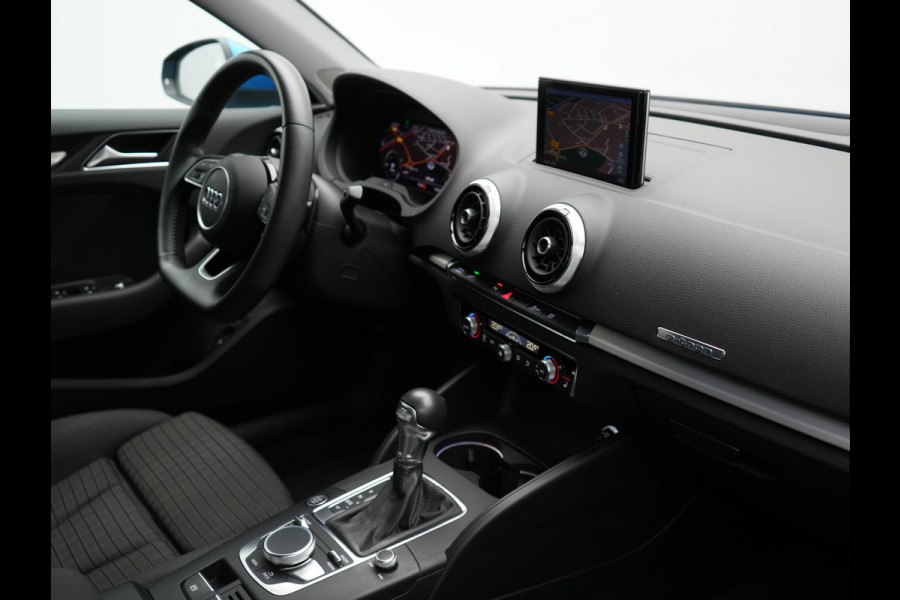 Audi A3 Sportback 40 e-tron Advance Sport Plug In Hybrid | PHEV | Trekhaak Afneembaar | Navi | Adaptive Cruise | Sportstoelen Verwarmend | Spraakbediening |