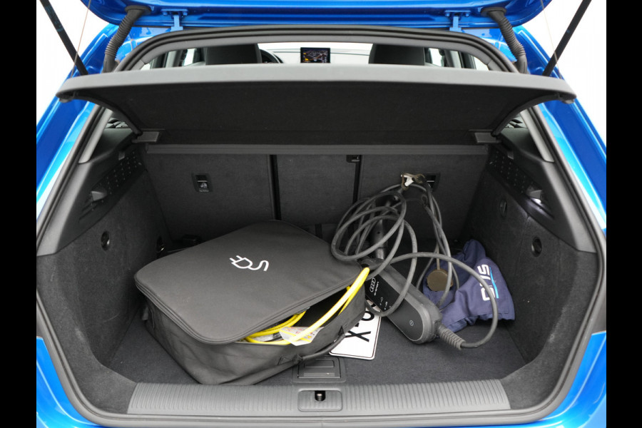 Audi A3 Sportback 40 e-tron Advance Sport Plug In Hybrid | PHEV | Trekhaak Afneembaar | Navi | Adaptive Cruise | Sportstoelen Verwarmend | Spraakbediening |