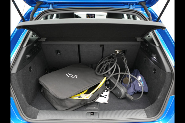 Audi A3 Sportback 40 e-tron Advance Sport Plug In Hybrid | PHEV | Trekhaak Afneembaar | Navi | Adaptive Cruise | Sportstoelen Verwarmend | Spraakbediening |