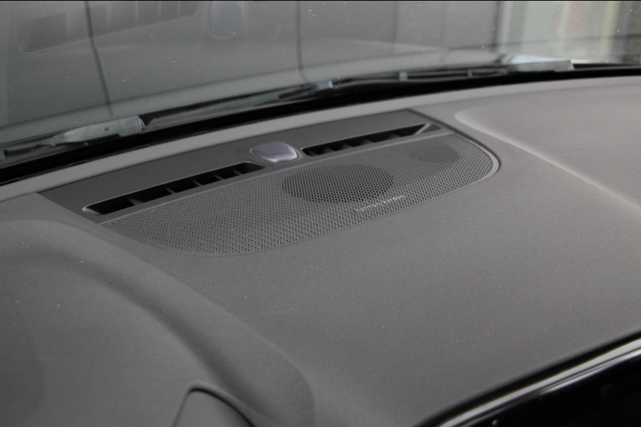 Volvo XC40 1.5 T5 Recharge R-Design | AUTO PILOT | Pano | BLIS | H&K | Keyless