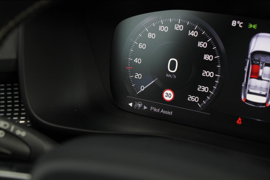 Volvo XC40 1.5 T5 Recharge R-Design | AUTO PILOT | Pano | BLIS | H&K | Keyless