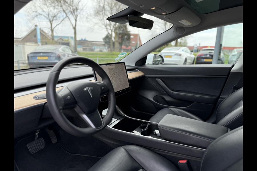 Tesla Model 3 Range Plus | Autopilot | Panorama | Leder | Navi | Autopilot | Panorama | Leder |