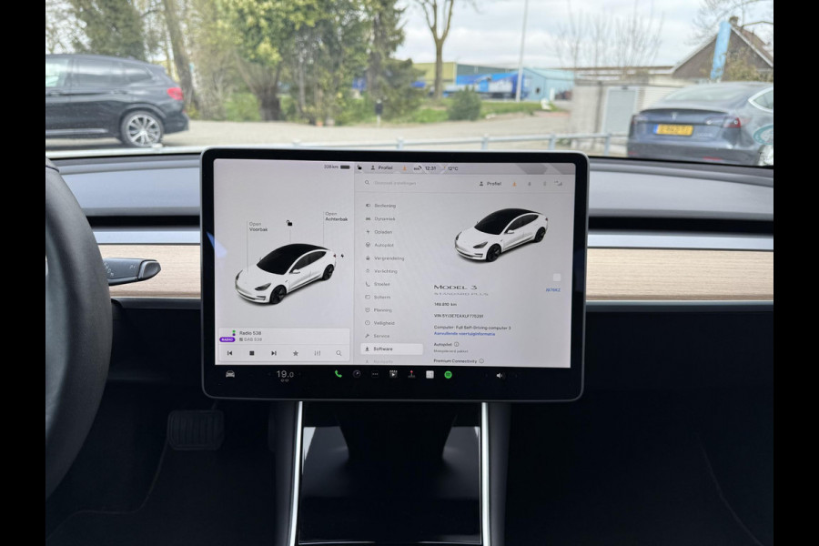 Tesla Model 3 Range Plus | Autopilot | Panorama | Leder | Navi | Autopilot | Panorama | Leder |
