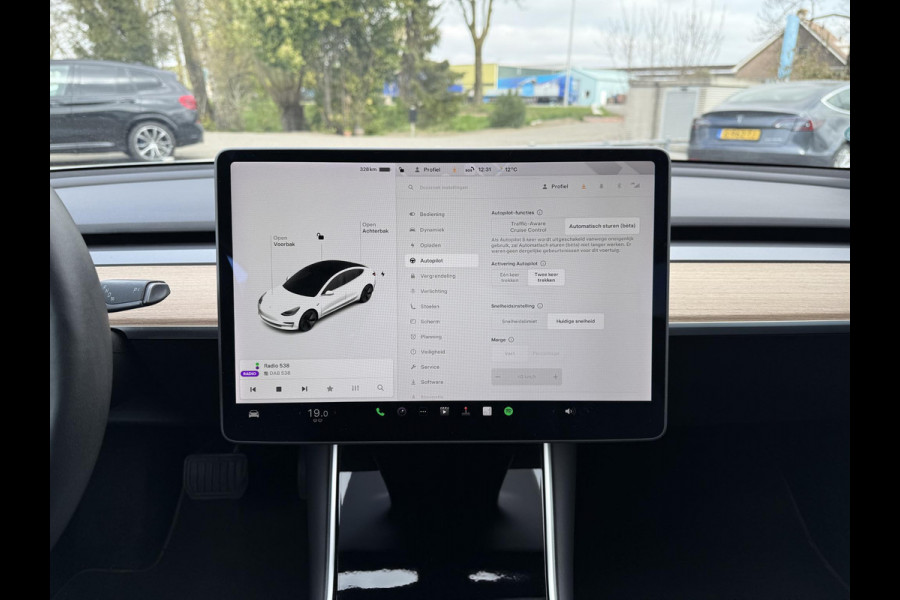 Tesla Model 3 Range Plus | Autopilot | Panorama | Leder | Navi | Autopilot | Panorama | Leder |
