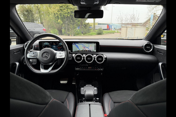 Mercedes-Benz A-Klasse 200 AMG | Navi | Camera | Apple Carplay |