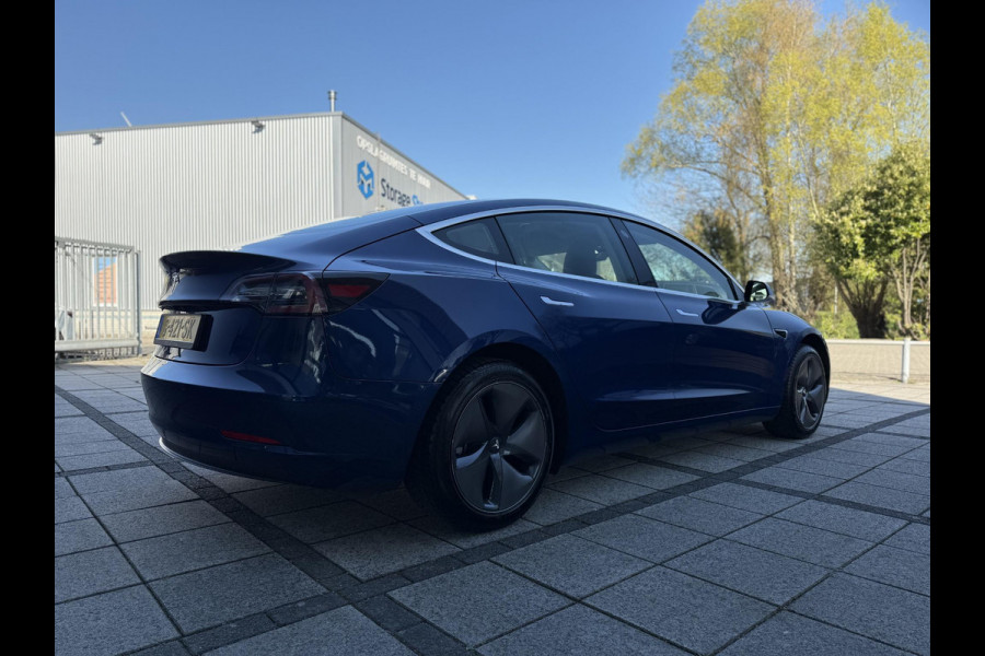 Tesla Model 3 Range Plus RWD | Autopilot | Panorama | Leder |