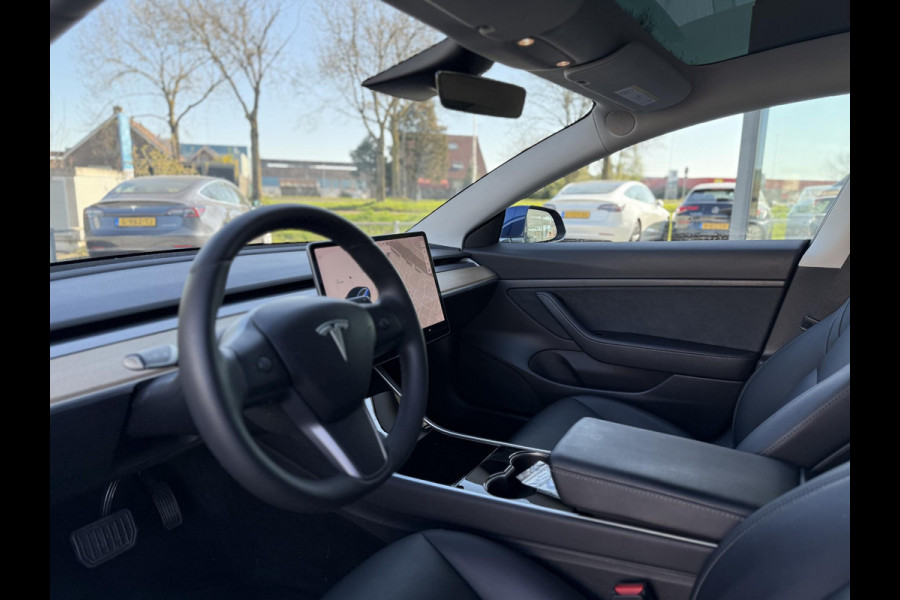 Tesla Model 3 Range Plus RWD | Autopilot | Panorama | Leder |
