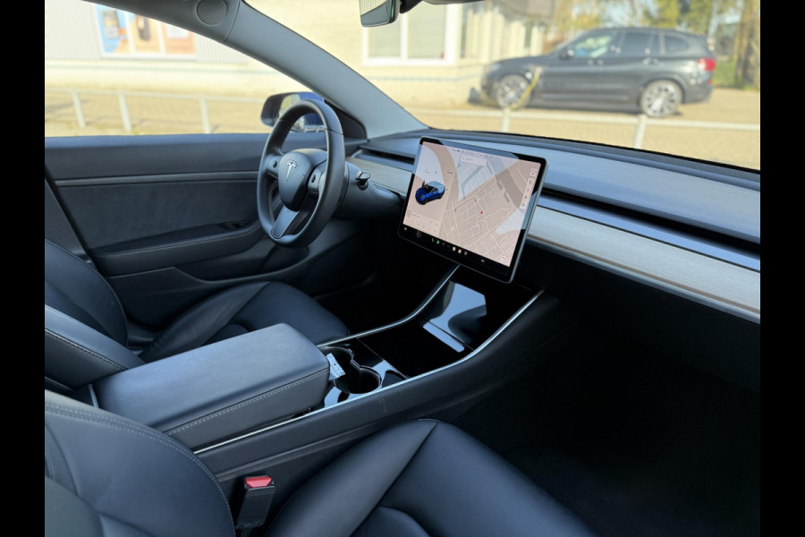 Tesla Model 3 Range Plus RWD | Autopilot | Panorama | Leder |