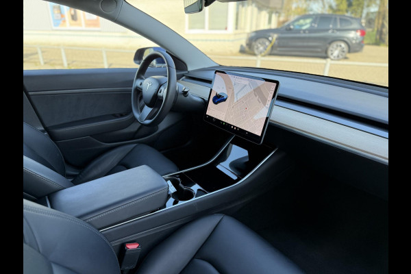 Tesla Model 3 Range Plus RWD | Autopilot | Panorama | Leder |