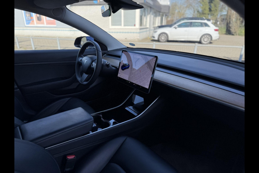 Tesla Model 3 Range Plus | Autopilot | Panorama | Leder | Navi | Camera