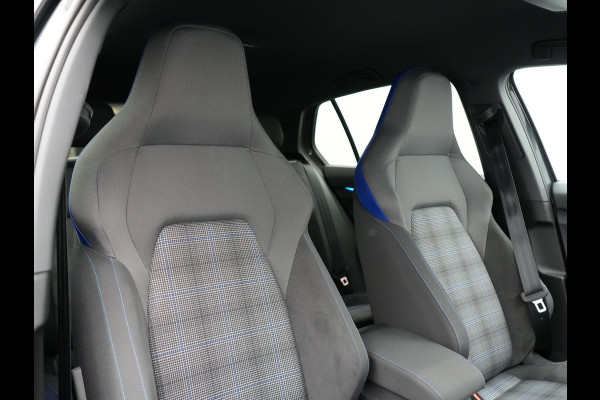 Volkswagen Golf GTE 245pk Plug In Hybrid DSG PHEV | Adaptive Cruise | Carplay | LED | Navigatie | Sfeerverlichting | Stoelverwarming |