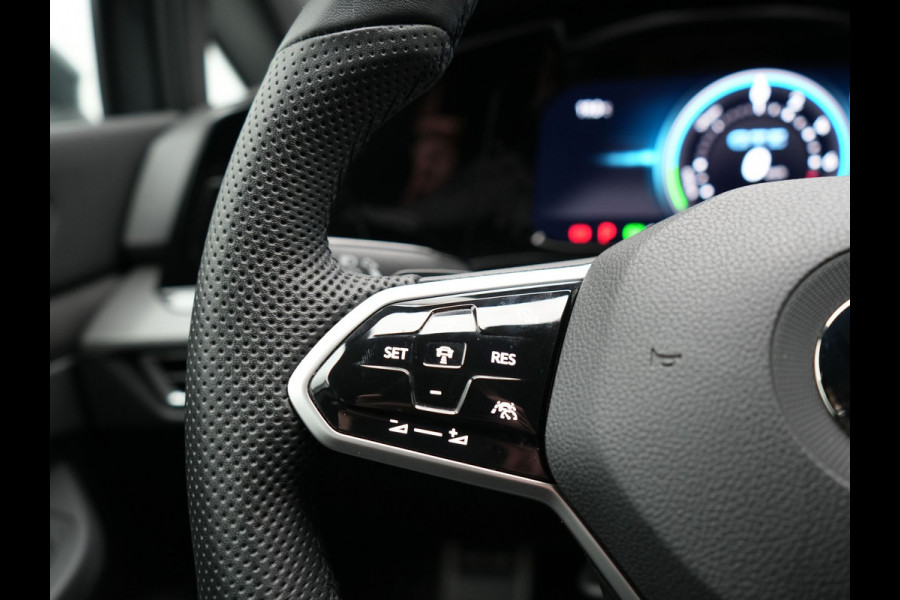 Volkswagen Golf GTE 245pk Plug In Hybrid DSG PHEV | Adaptive Cruise | Carplay | LED | Navigatie | Sfeerverlichting | Stoelverwarming |