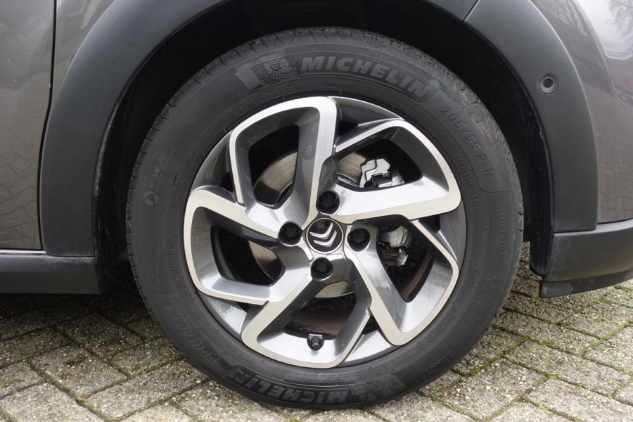 Citroën C3 1.2 PureTech 110 Shine | Automaat | Navi | Camera | Stoel vw | Dodehoek | Lage km | 12 mnd Bovag