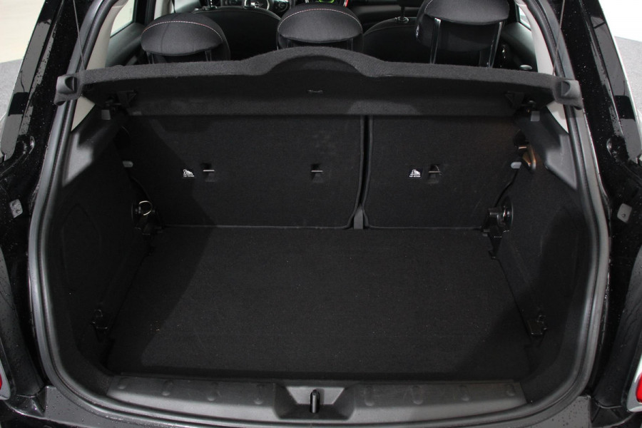 MINI Cooper 1.5 Automaat 5 drs Navigatie Cruise control Bluetooth Lichmetalen velgen Climate Control