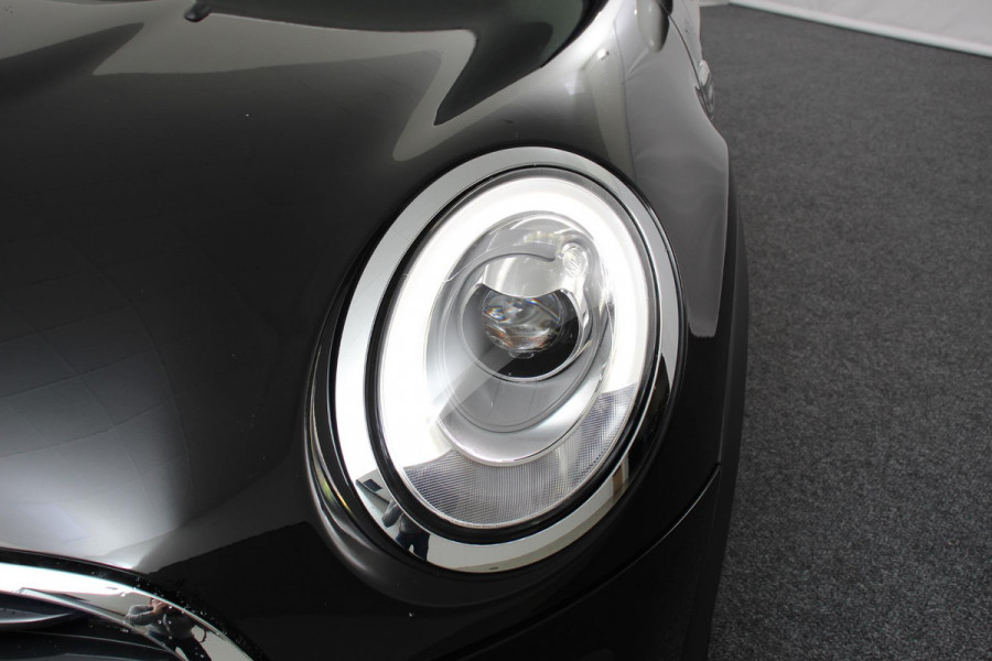 MINI Cooper 1.5 Automaat 5 drs Navigatie Cruise control Bluetooth Lichmetalen velgen Climate Control