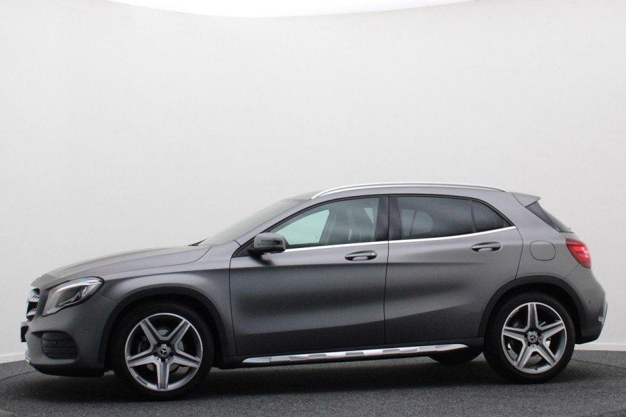 Mercedes-Benz GLA 180 Business Solution AMG Automaat, LED, Navigatie, Camera, Climate, Trekhaak, 19"