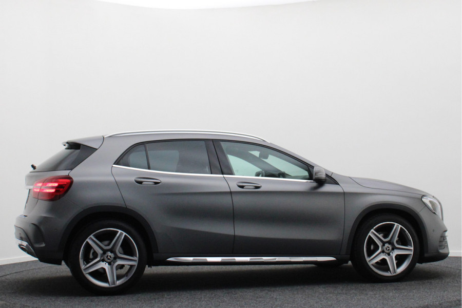Mercedes-Benz GLA 180 Business Solution AMG Automaat, LED, Navigatie, Camera, Climate, Trekhaak, 19"