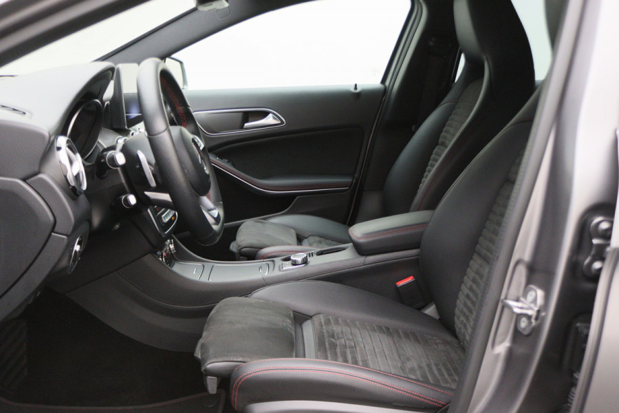 Mercedes-Benz GLA 180 Business Solution AMG Automaat, LED, Navigatie, Camera, Climate, Trekhaak, 19"
