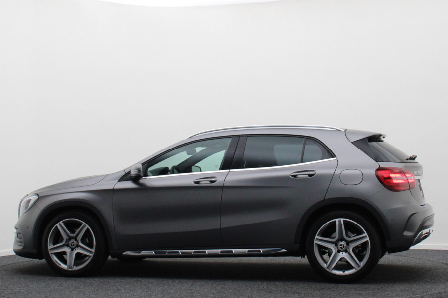 Mercedes-Benz GLA 180 Business Solution AMG Automaat, LED, Navigatie, Camera, Climate, Trekhaak, 19"