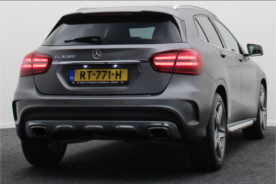 Mercedes-Benz GLA 180 Business Solution AMG Automaat, LED, Navigatie, Camera, Climate, Trekhaak, 19"
