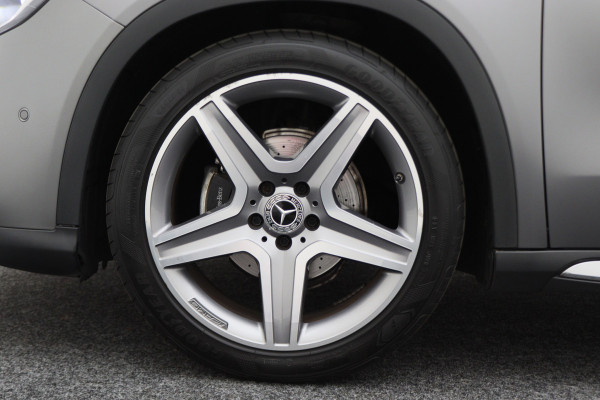 Mercedes-Benz GLA 180 Business Solution AMG Automaat, LED, Navigatie, Camera, Climate, Trekhaak, 19"