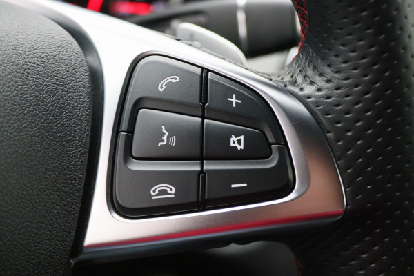 Mercedes-Benz GLA 180 Business Solution AMG Automaat, LED, Navigatie, Camera, Climate, Trekhaak, 19"