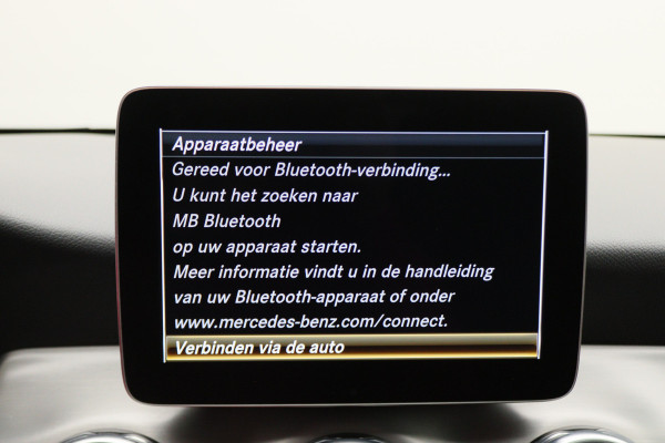 Mercedes-Benz GLA 180 Business Solution AMG Automaat, LED, Navigatie, Camera, Climate, Trekhaak, 19"