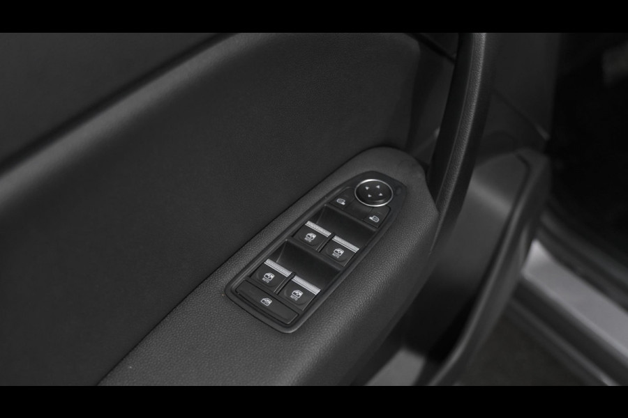 Renault Captur Mild Hybrid 140 EDC Techno | Apple Carplay | Parkeersensoren | Climate Control