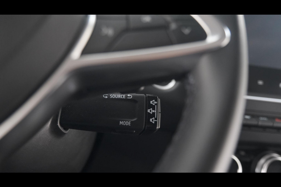 Renault Captur Mild Hybrid 140 EDC Techno | Apple Carplay | Parkeersensoren | Climate Control