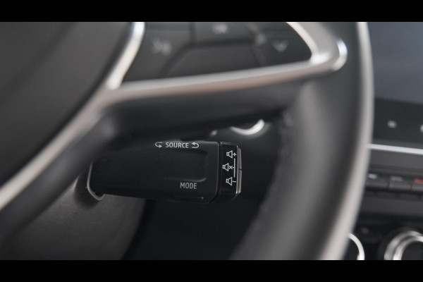 Renault Captur Mild Hybrid 140 EDC Techno | Apple Carplay | Parkeersensoren | Climate Control
