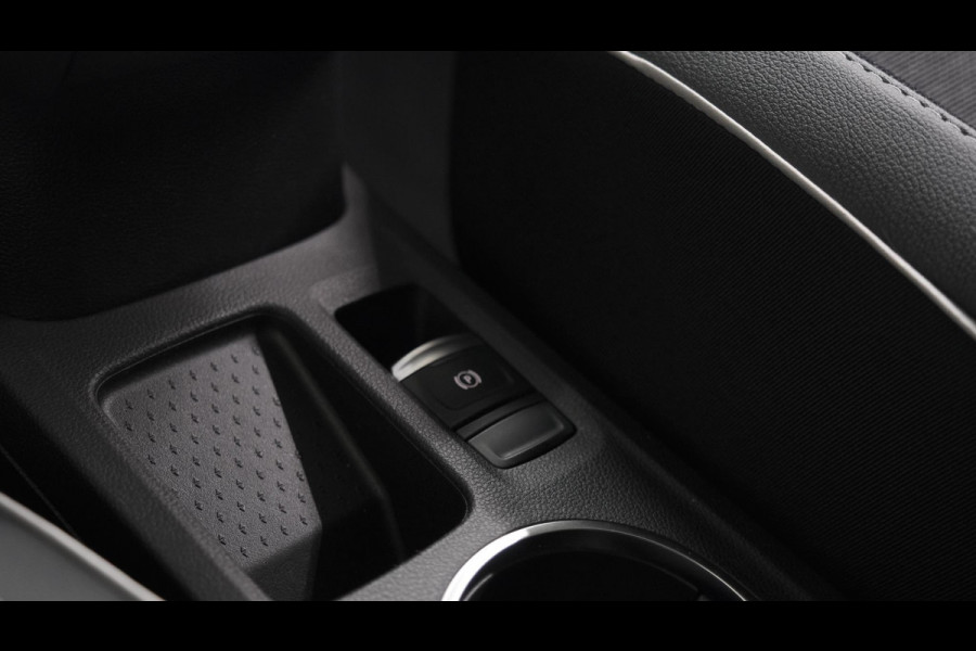 Renault Captur Mild Hybrid 140 EDC Techno | Apple Carplay | Parkeersensoren | Climate Control
