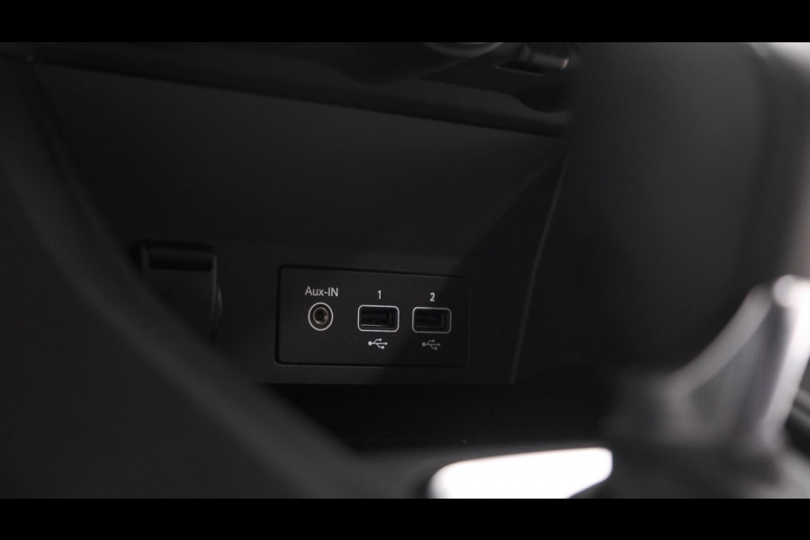 Renault Captur Mild Hybrid 140 EDC Techno | Apple Carplay | Parkeersensoren | Climate Control