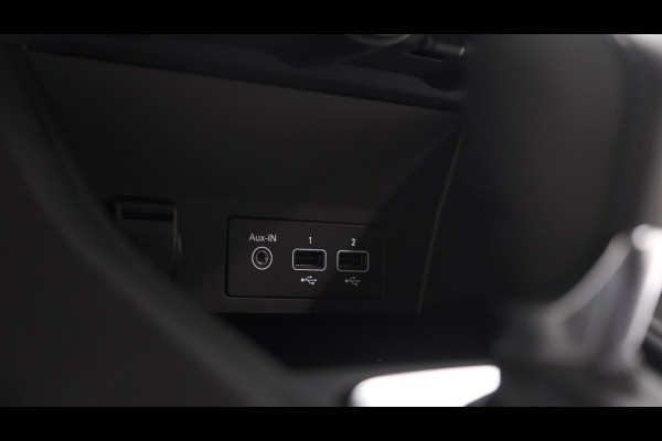 Renault Captur Mild Hybrid 140 EDC Techno | Apple Carplay | Parkeersensoren | Climate Control