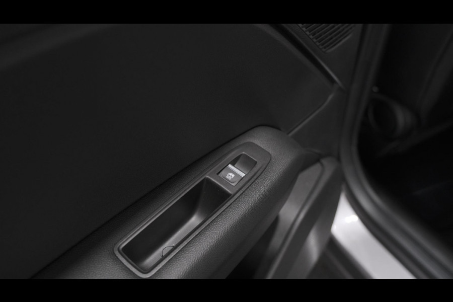 Renault Captur Mild Hybrid 140 EDC Techno | Apple Carplay | Parkeersensoren | Climate Control