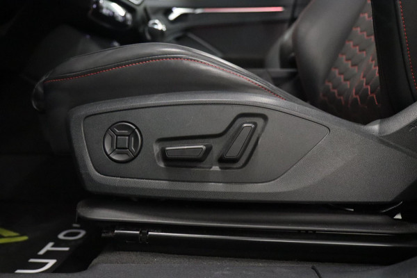 Audi RSQ3 Sportback TFSI RS Pano/Sonos/Camera/Carplay/RSStoelen/BOMVOL