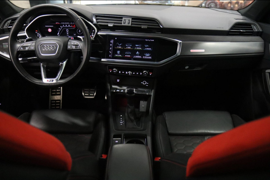 Audi RSQ3 Sportback TFSI RS Pano/Sonos/Camera/Carplay/RSStoelen/BOMVOL