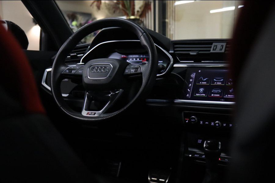 Audi RSQ3 Sportback TFSI RS Pano/Sonos/Camera/Carplay/RSStoelen/BOMVOL