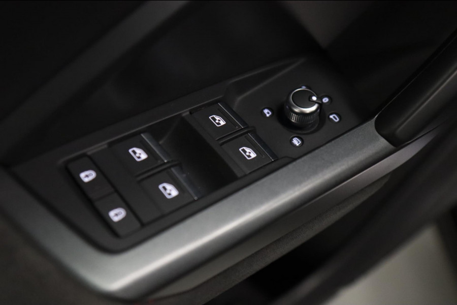 Audi RSQ3 Sportback TFSI RS Pano/Sonos/Camera/Carplay/RSStoelen/BOMVOL