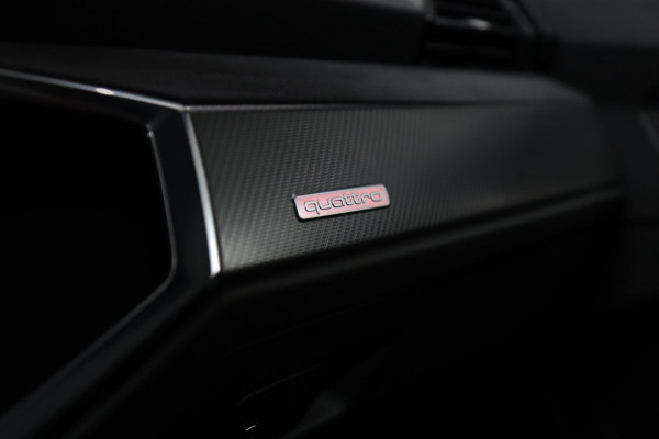 Audi RSQ3 Sportback TFSI RS Pano/Sonos/Camera/Carplay/RSStoelen/BOMVOL