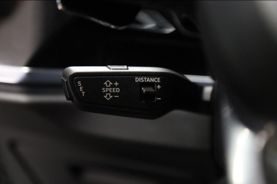 Audi RSQ3 Sportback TFSI RS Pano/Sonos/Camera/Carplay/RSStoelen/BOMVOL