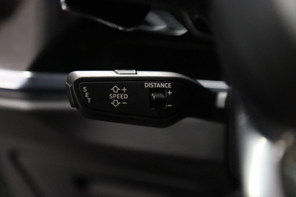 Audi RSQ3 Sportback TFSI RS Pano/Sonos/Camera/Carplay/RSStoelen/BOMVOL