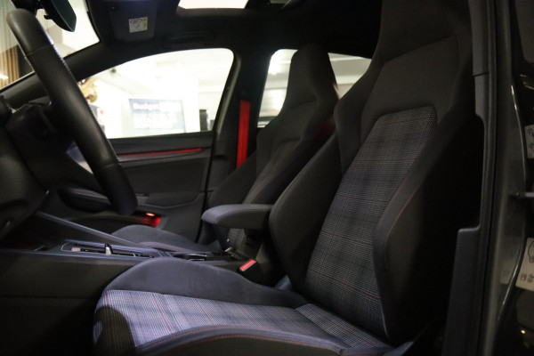 Volkswagen Golf 2.0 TSI GTI /PANO/IQ-LIGHT/H&K/CARPLAY/VOLL