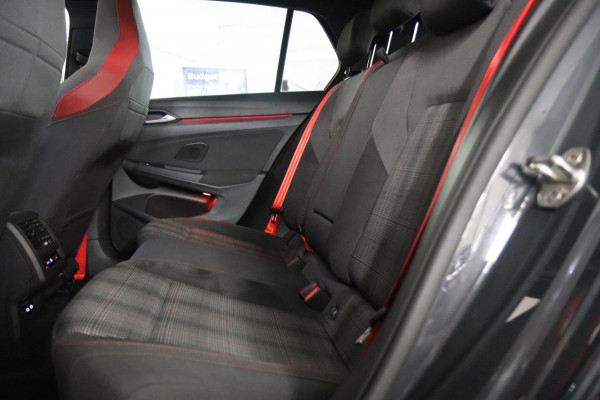 Volkswagen Golf 2.0 TSI GTI /PANO/IQ-LIGHT/H&K/CARPLAY/VOLL