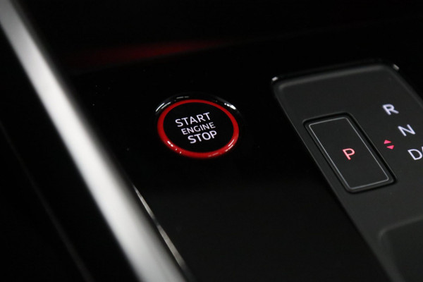 Audi RS3 Sportback 2.5 TFSI quattro /PANO/B&O/Memory/BOMVOL
